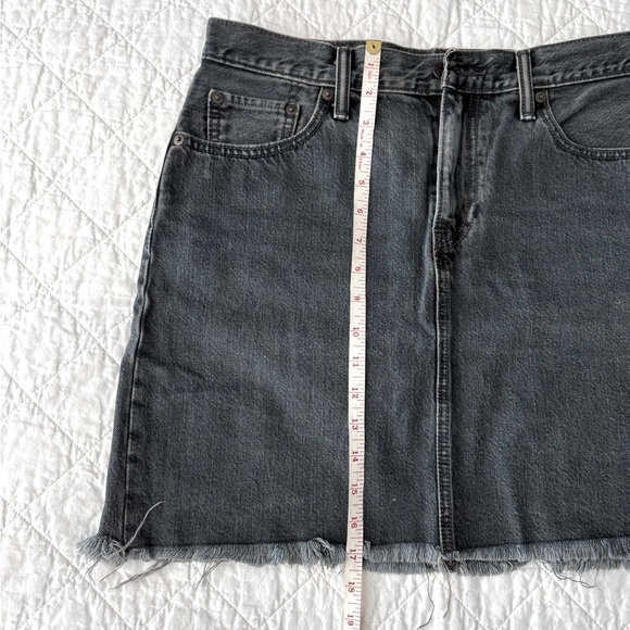 Levi’s Gray Denim Mini Pencil Skirt - Picture 4 of 9